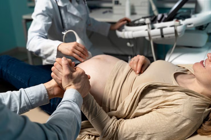 konsultasi dokter obgyn pria, tips aman untuk bumil, ibu hamil ke dokter pria, keamanan ibu hamil, hak pasien ibu hamil, red flag dokter kandungan